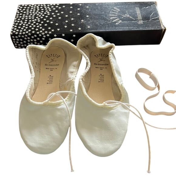 Capezio Teknik 200 White Ballet Slippers Size 4B Leather Dance - Picture 1 of 5
